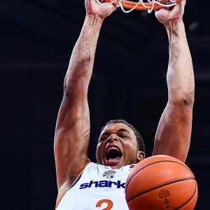 开云体育官网-首节20分+全场36分！35岁弗格加盟即巅峰，上海捡到CBA最强“定海神针”